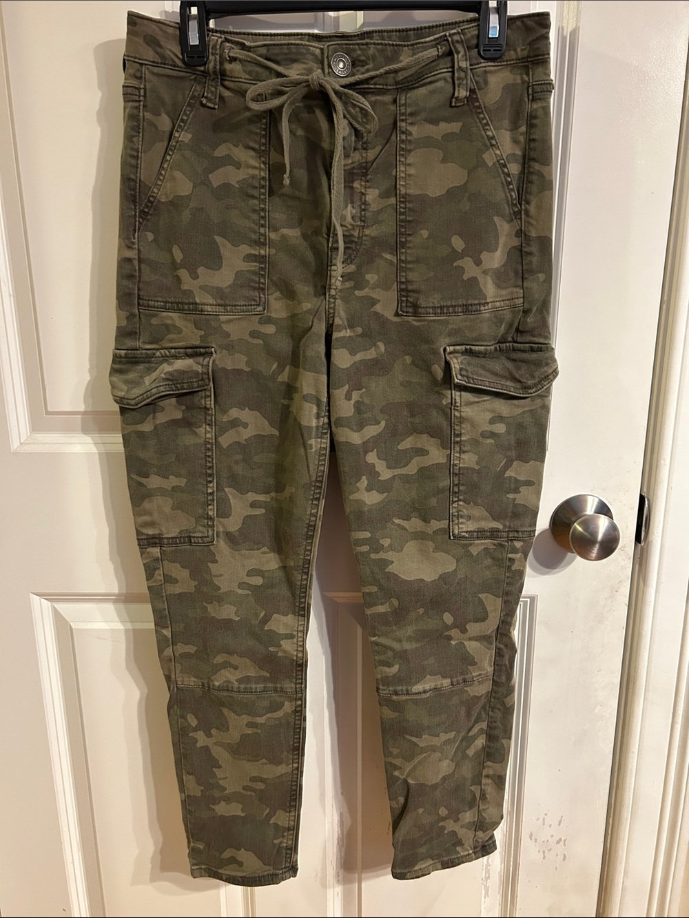 American Eagle Outfitters Women's Camo Cargo Pants - Olive Green